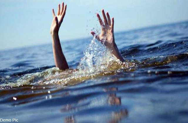 ब्रेकिंग न्यूज़ रुद्रप्रयाग : महिला ने लगाई अलकनंदा नदी में छलांग, लापता