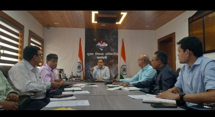 खसरा-रूबेला उन्मूलन अभियान 2025 के अंतर्गत जनपद स्तरीय टास्क फोर्स कार्यशाला का आयोजन मुख्य विकास अधिकारी डॉ. अभिषेक त्रिपाठी  की अध्यक्षता में आज मुख्य विकास अधिकारी कार्यालय, सभागार गोपेश्वर में आयोजित हुयी।