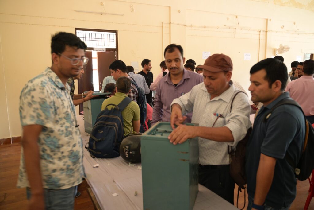 निर्वाचन की समस्त विधाओं की जानकारी हासिल कर लें-सीडीओपीठासीन अधिकारियों को दिया गया प्रशिक्षण